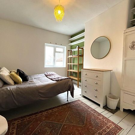 Charming Cottage Retreat With Garden - Sleeps 12 Bristol Exterior foto